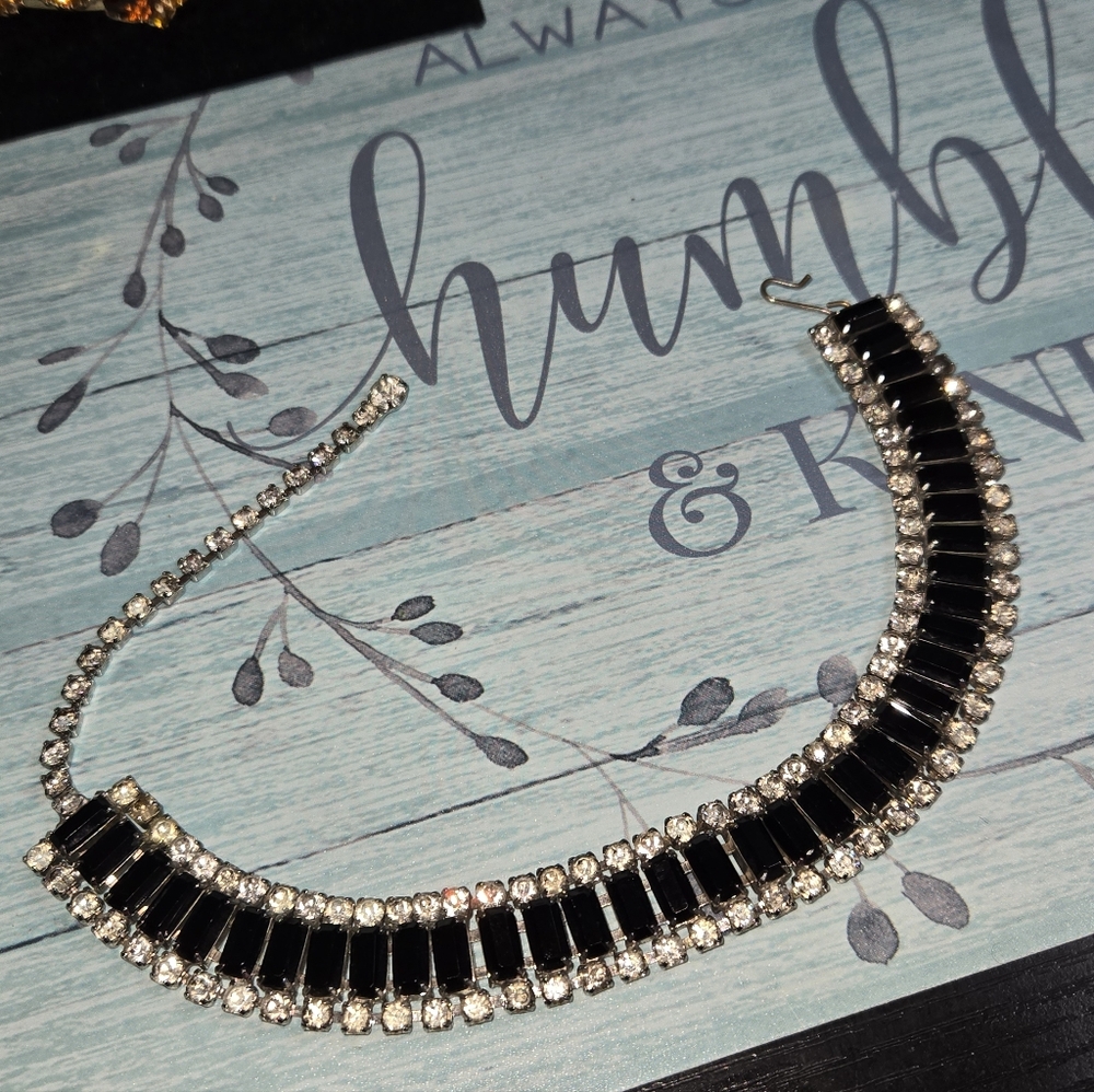 Vintage rhinestone necklace as is no returns wearable
